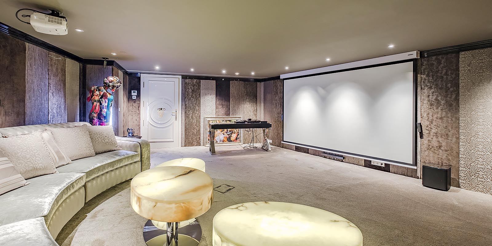 book villa french riviera. Cinema room