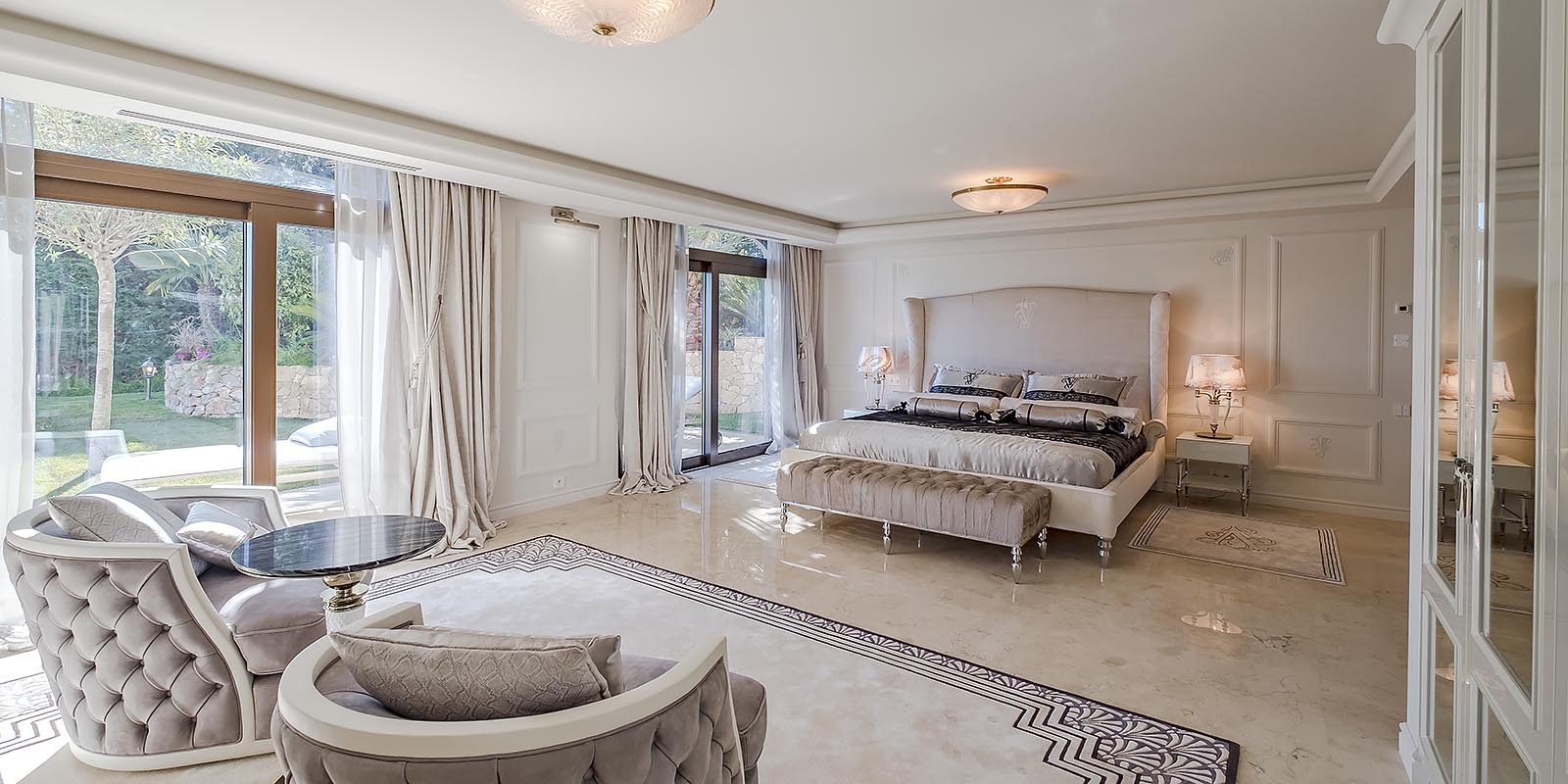 rent villa antibes. VIP guest bedroom