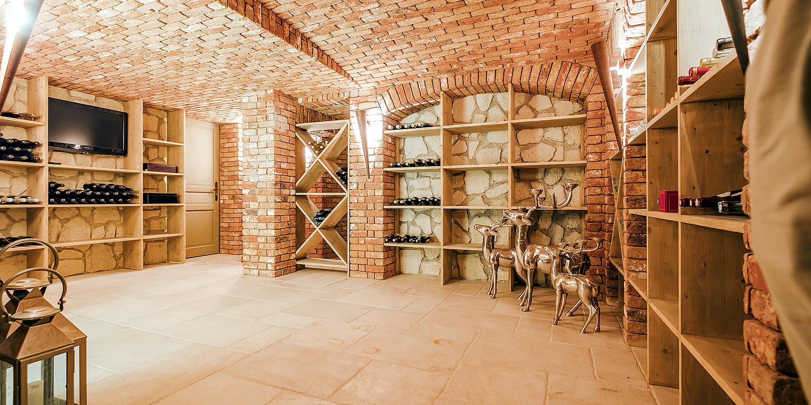 rent luxury villa cote d'azur. Wine Cellar